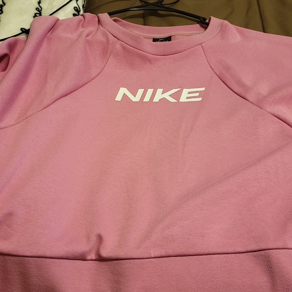Nike Dri-Fit Crew Neck Sweatshirts